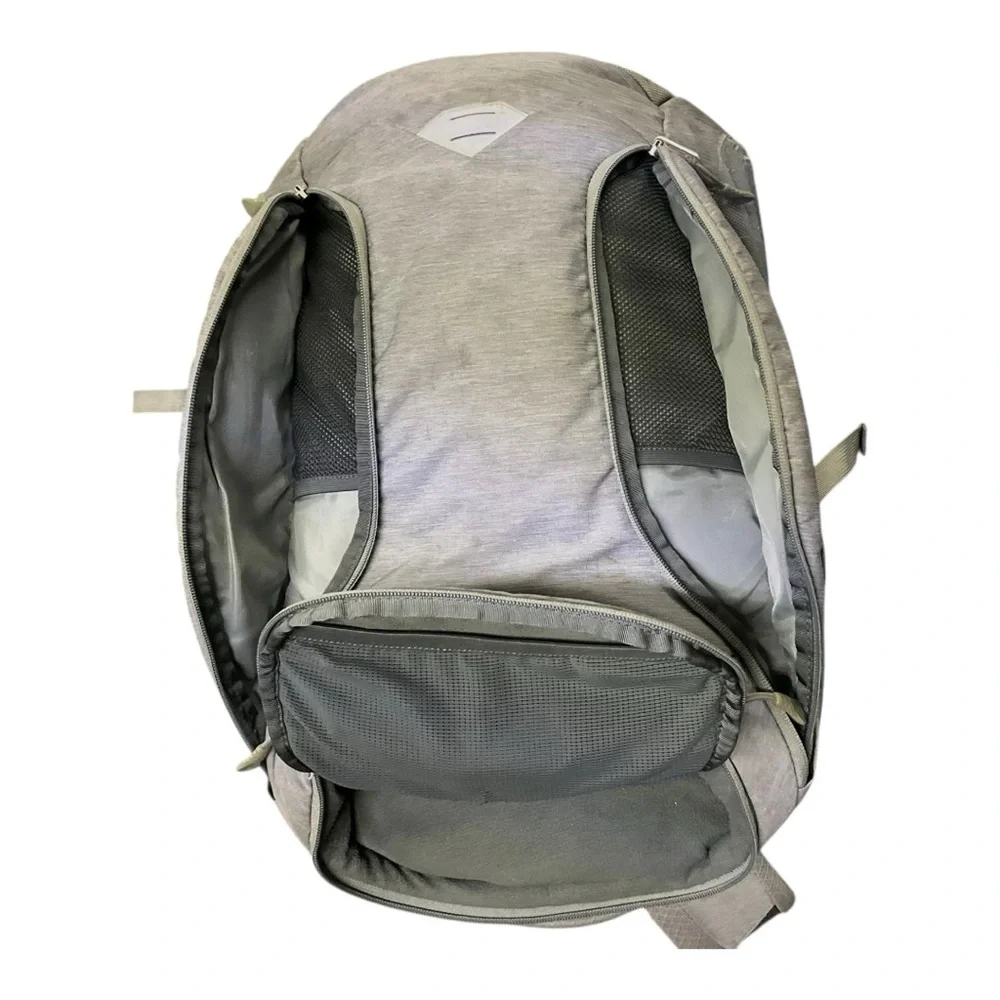 The North Face Mainframe Backpack GrayFlexVent Laptop Travel Daypack Mens Womens